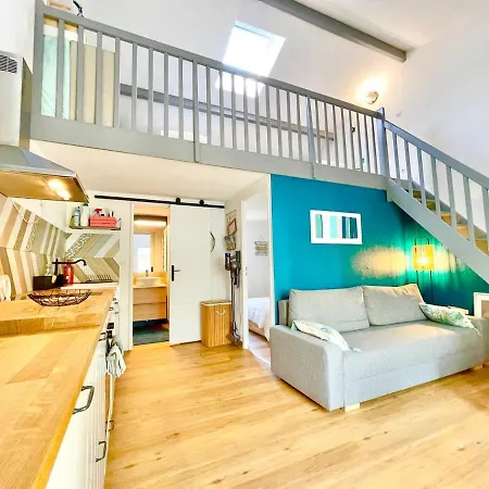 Maison A Pied Avec Piscine - Terrasse Privee