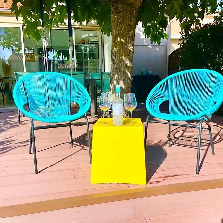 Maison A Pied Avec Piscine - Terrasse Privee 펜션 *