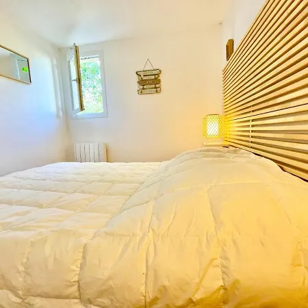 Maison A Pied Avec Piscine - Terrasse Privee